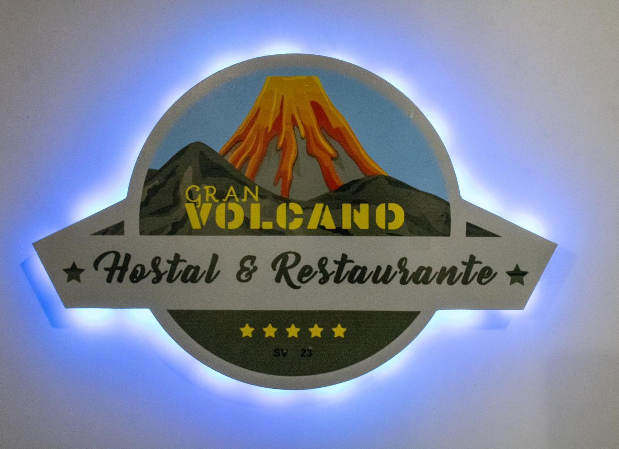 Volcano Hostal Y Restaurante サンサルバドル エクステリア 写真