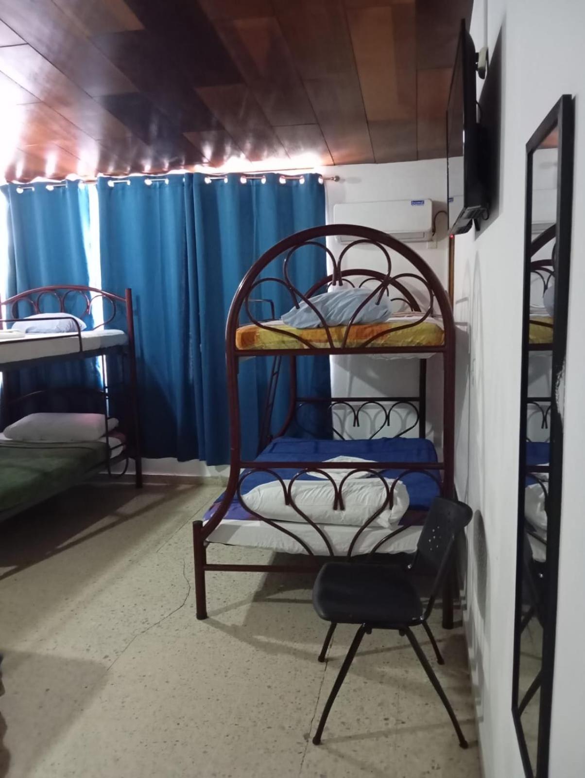 Volcano Hostal Y Restaurante サンサルバドル エクステリア 写真